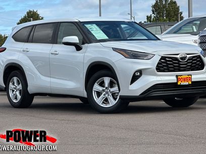 Used 2023 Toyota Highlander LE