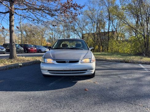 Used 2000 Toyota Corolla CE image 3