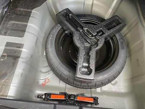 Used 2015 Nissan Sentra S image 26