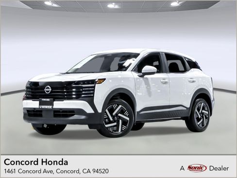 Used 2025 Nissan Kicks SV FWD image 1