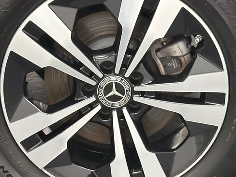 Used 2025 Mercedes-Benz GLA 250 4MATIC image 5