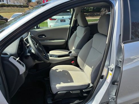 Used 2018 Honda HR-V EX image 21