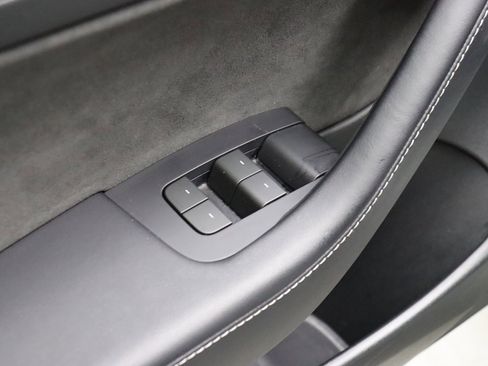 Used 2023 Tesla Model 3 Standard Range image 30