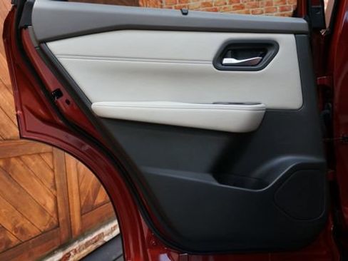 Certified 2024 Nissan Rogue SV w/ SV Premium Package AWD/4WD image 41