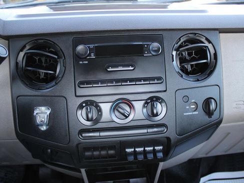 Used 2009 Ford F350 XL image 23