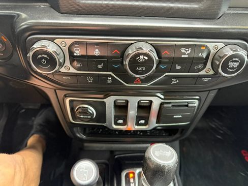 Used 2021 Jeep Wrangler Sport AWD/4WD image 16