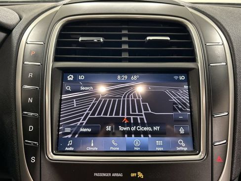 Used 2019 Lincoln Nautilus Select AWD/4WD image 16