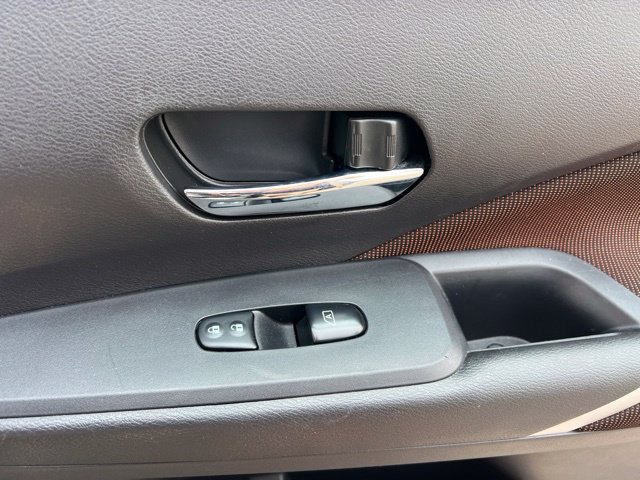 Used 2024 Nissan Kicks SR FWD image 30