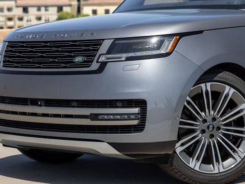 Used 2023 Land Rover Range Rover SE AWD/4WD image 4