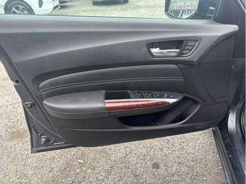 Used 2016 Acura TLX FWD image 11