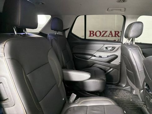 Used 2021 Chevrolet Traverse RS FWD image 18