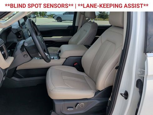 Used 2023 Ford Expedition Limited AWD/4WD image 12