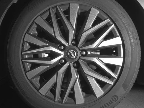 Used 2025 Nissan Altima 2.5 SV image 12