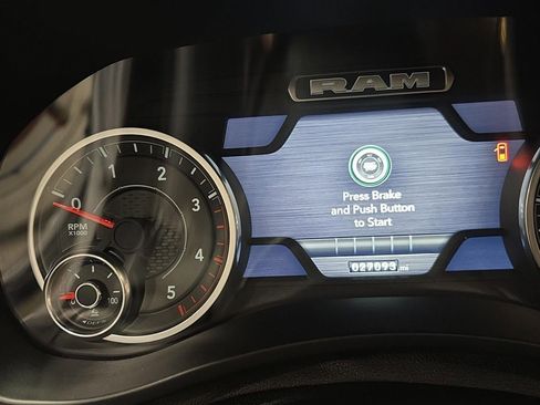 Used 2024 RAM 2500 Laramie image 12