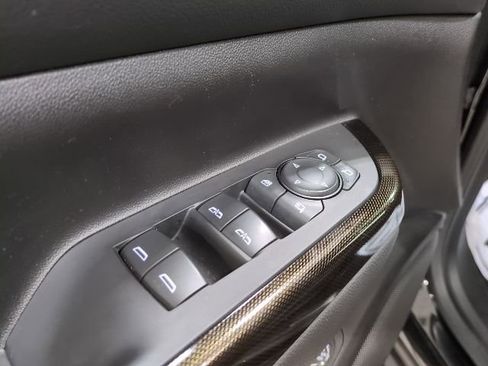 Used 2023 GMC Acadia AT4 w/ Technology Package image 17