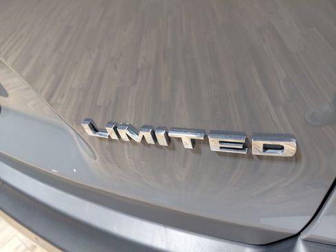 Certified 2019 Jeep Cherokee Limited AWD/4WD image 26