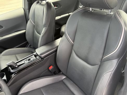 Certified 2026 Toyota Prius XLE FWD image 22
