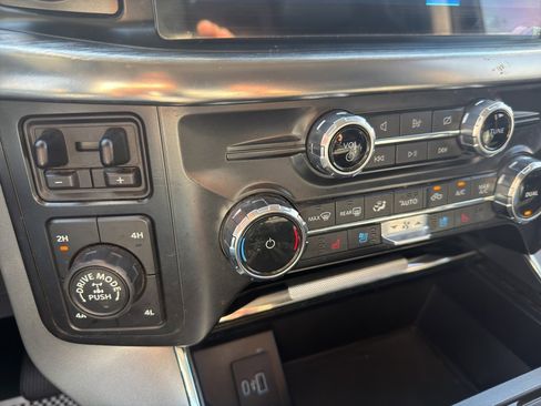 Used 2022 Ford F150 Lariat image 36