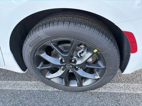 New 2026 Chrysler Pacifica Select w/ S Appearance Package image 6