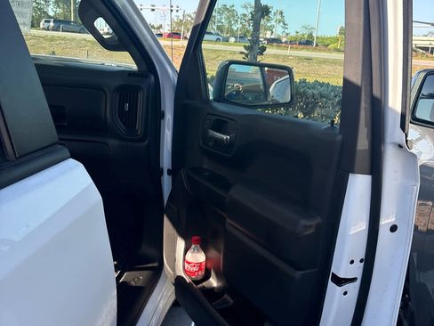 Used 2023 Chevrolet Silverado 1500 Custom image 11