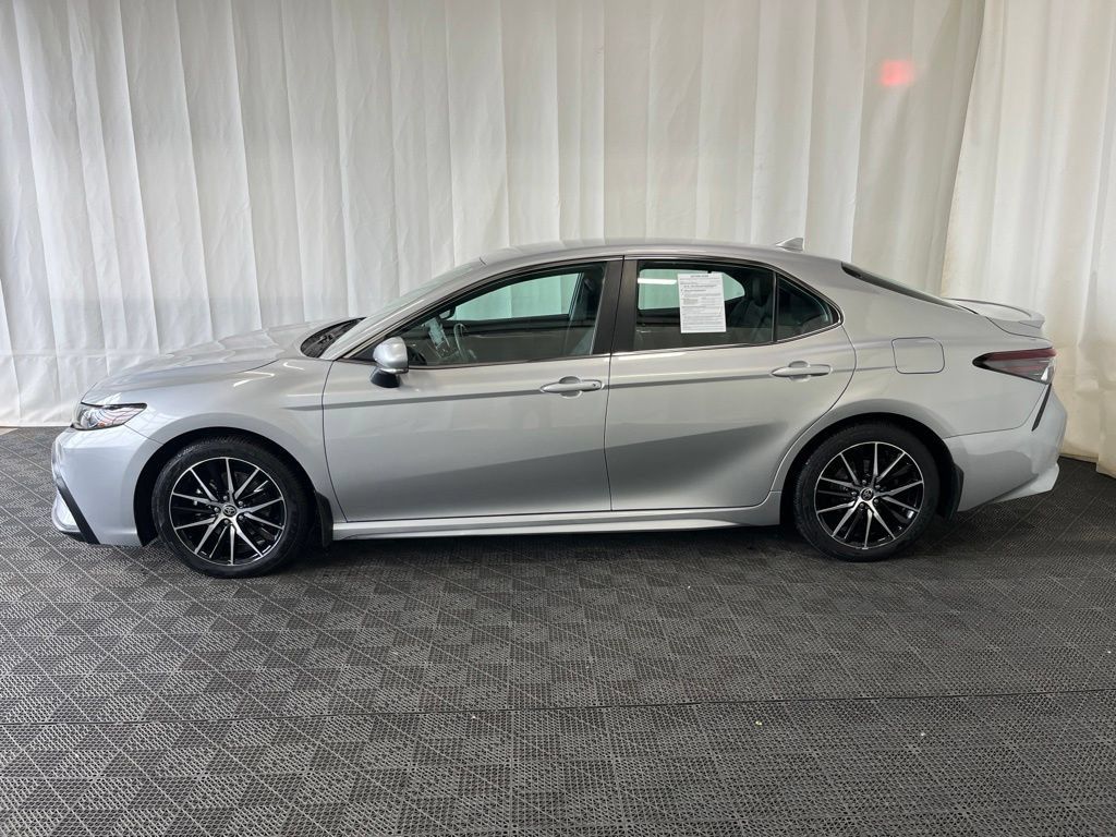 Used 2024 Toyota Camry SE AWD/4WD image 28