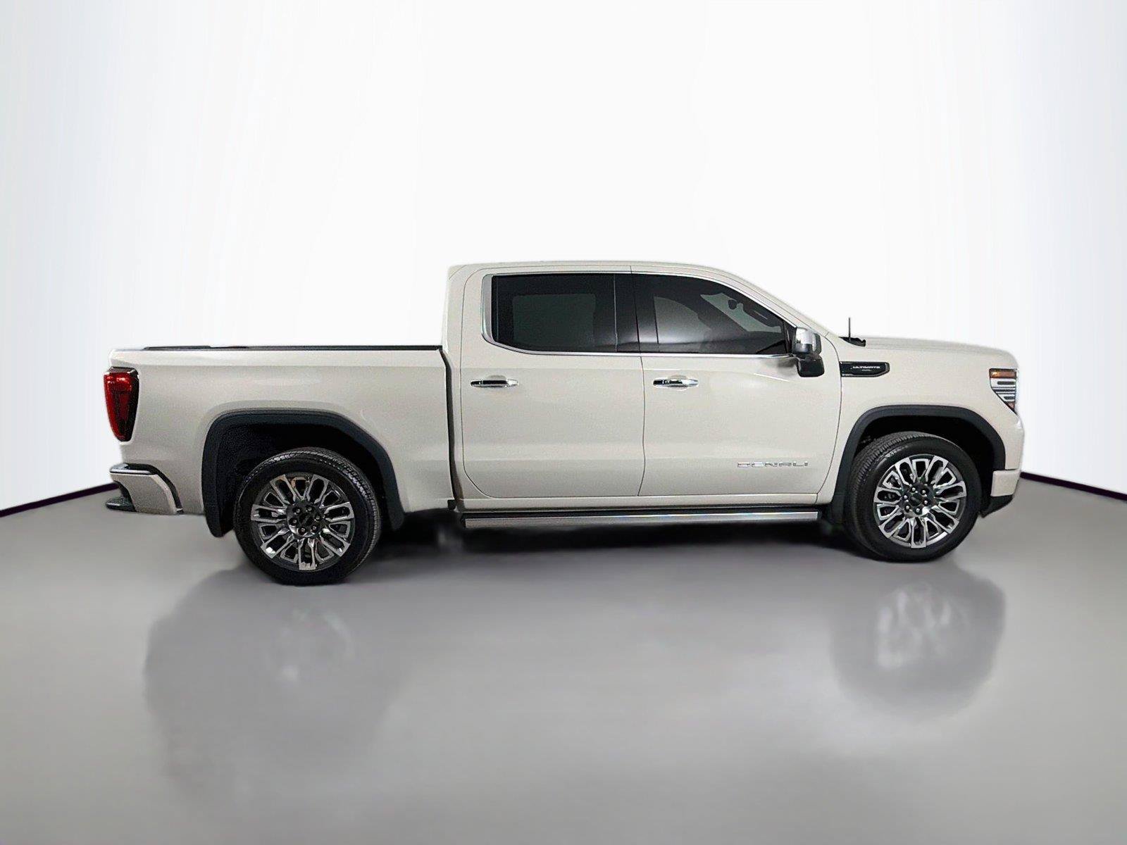 Used 2026 GMC Sierra 1500 Denali Ultimate AWD/4WD image 8