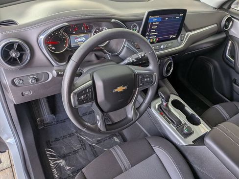 Used 2025 Chevrolet Blazer LT FWD image 13