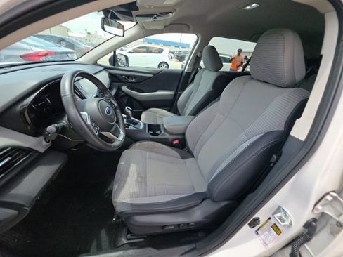 Used 2024 Subaru Outback Premium AWD/4WD image 6
