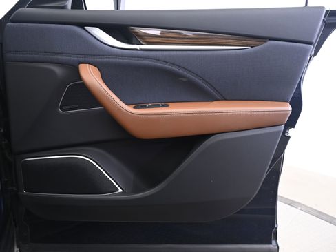 Used 2020 Maserati Levante S GranLusso image 20