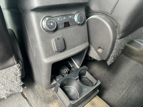 Used 2015 Ford Explorer XLT w/ Equipment Group 202A FWD image 15