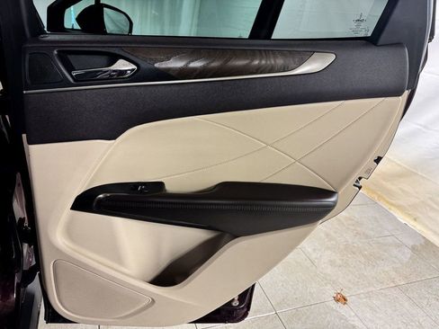 Used 2017 Lincoln MKC Reserve image 16