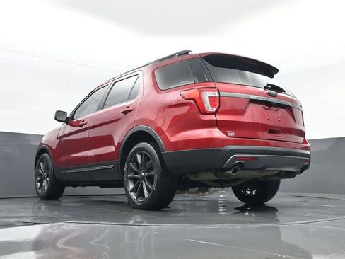 Used 2017 Ford Explorer XLT w/ Equipment Group 202A image 27