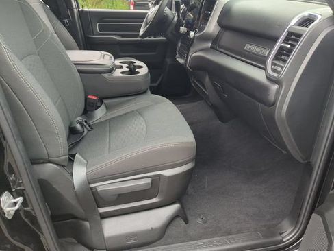 Certified 2025 RAM 2500 Big Horn AWD/4WD image 18