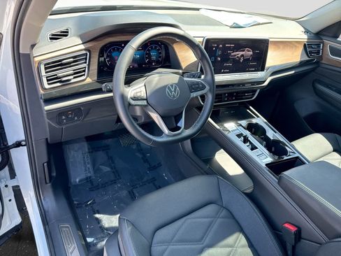 Certified 2026 Volkswagen Atlas SE FWD image 10