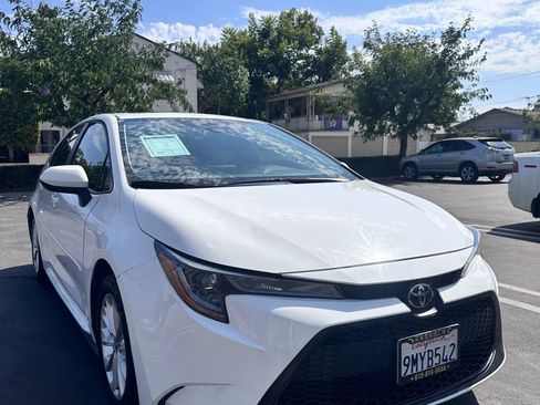 Used 2020 Toyota Corolla LE w/ LE Premium Package FWD image 1