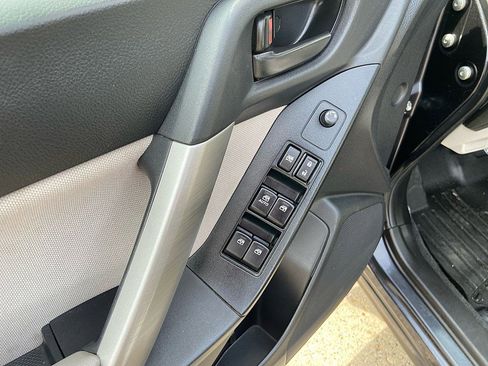 Used 2016 Subaru Forester 2.5i Premium w/ Popular Package #1 AWD/4WD image 10