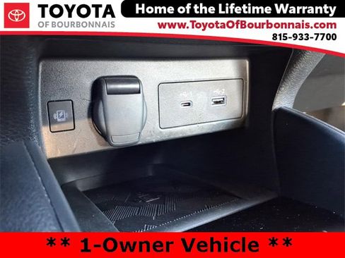 Used 2024 Nissan Versa SR w/ Trunk Package image 22