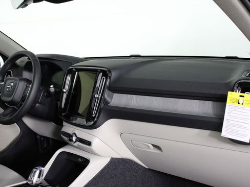 New 2026 Volvo XC40 B5 Plus w/ Protection Package Premier AWD/4WD image 9