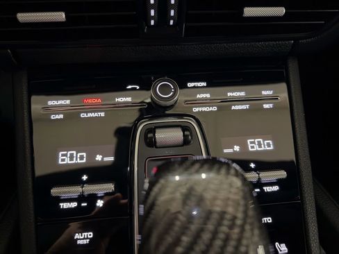 Used 2019 Porsche Cayenne AWD/4WD image 10