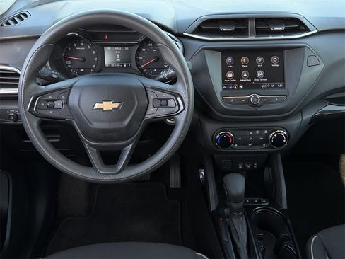 Used 2023 Chevrolet TrailBlazer LT image 12