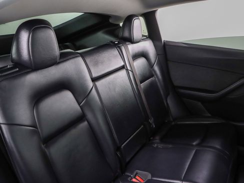 Used 2021 Tesla Model Y Long Range image 27