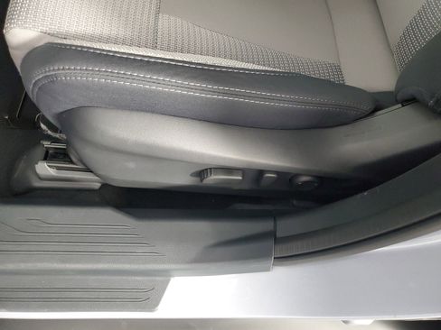 Used 2025 Subaru Outback Premium image 28