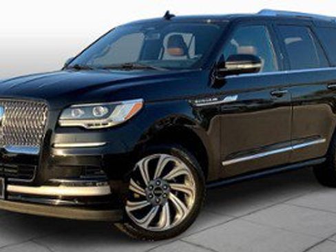 Used 2023 Lincoln Navigator Reserve AWD/4WD image 1