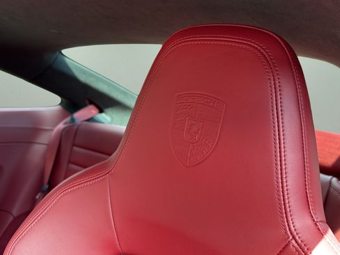 Used 2022 Porsche 911 Carrera RWD image 22