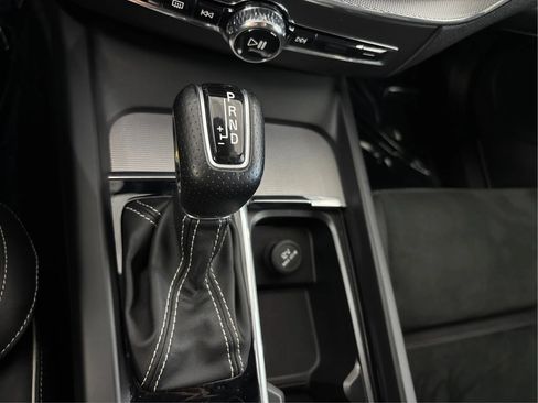 Used 2019 Volvo XC60 T6 R-Design AWD/4WD image 46
