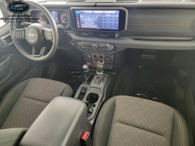 Used 2026 Jeep Gladiator Mojave AWD/4WD image 32
