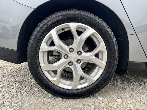 Used 2018 Chevrolet Volt Premier w/ Driver Confidence Package image 17