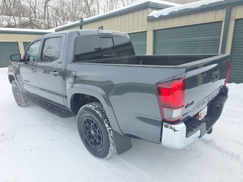 Certified 2022 Toyota Tacoma SR5 image 4