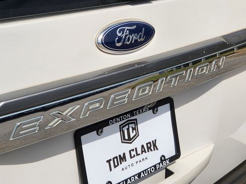 Used 2015 Ford Expedition Limited w/ Equipment Group 301A image 30