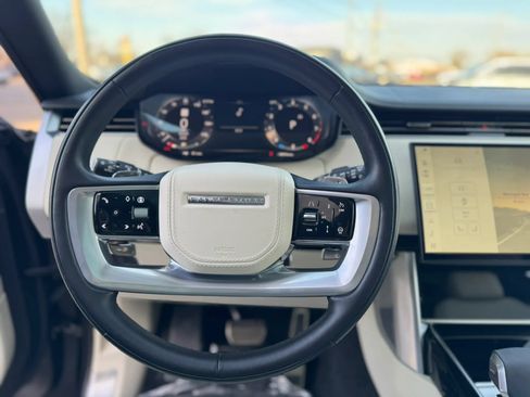 Used 2025 Land Rover Range Rover Long Wheelbase SE AWD/4WD image 19